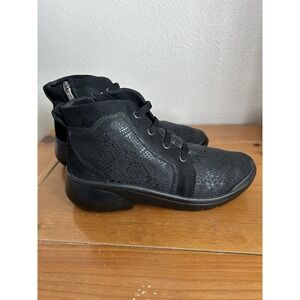 BZees‎ Women's Kick Back Black Zipper Ankle Boot Black Size 7.5W Washable